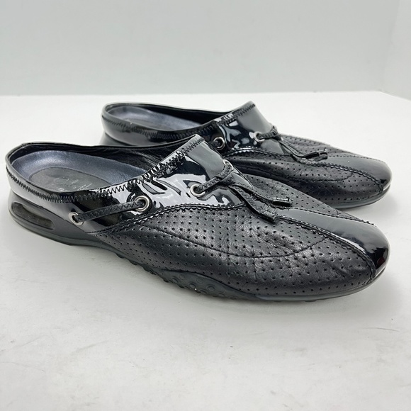 COLE HAAN G Series Black Perforated Genuine Patent Leather Mules Loafers sz 6 B - Picture 1 of 16